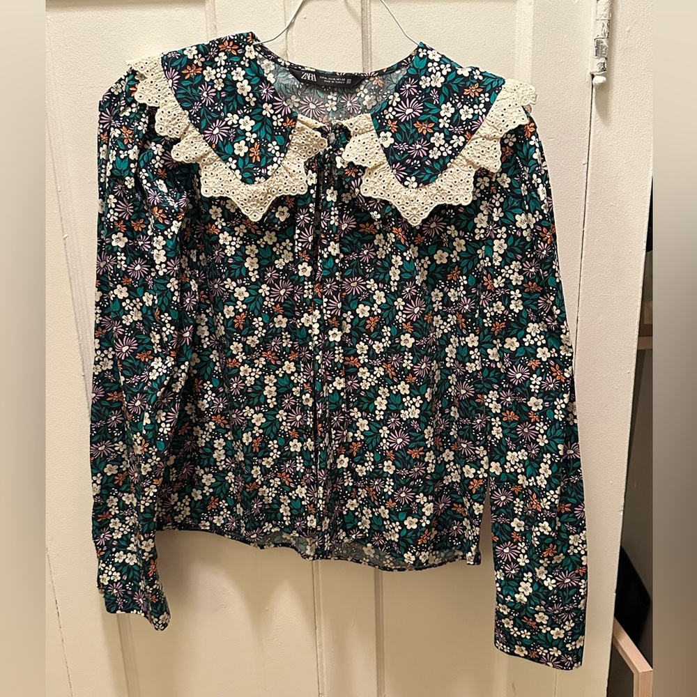 Zara Floral Blouse with Lace Collar